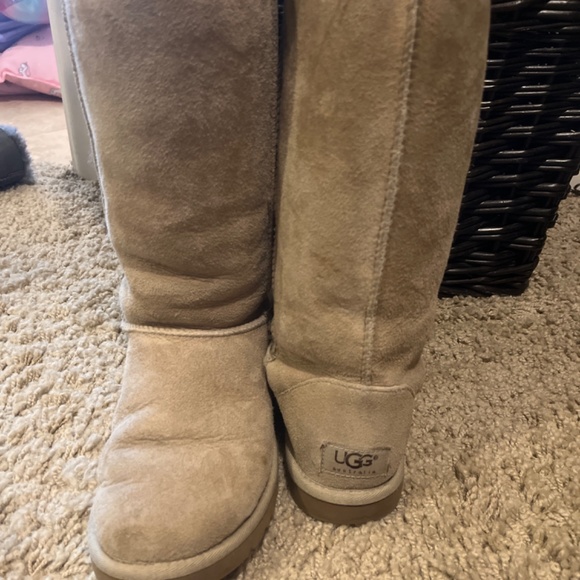 Tall uggs - Picture 3 of 3